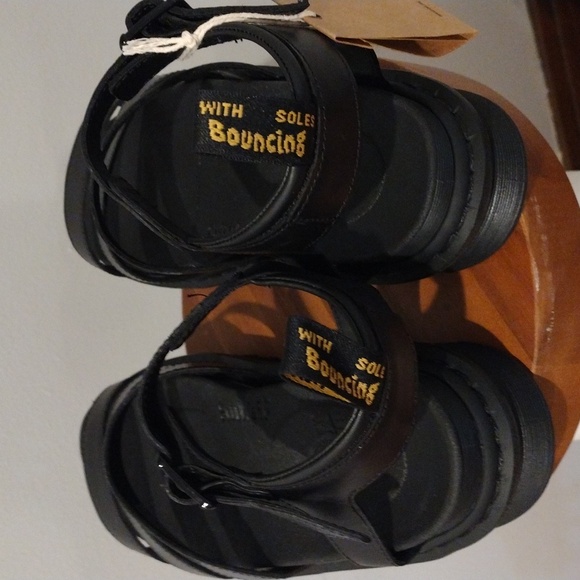 Sold!! Doc Martens Leather Sandals Size Women 10 Men 8- Blaire Gladiator NWT - Picture 9 of 15